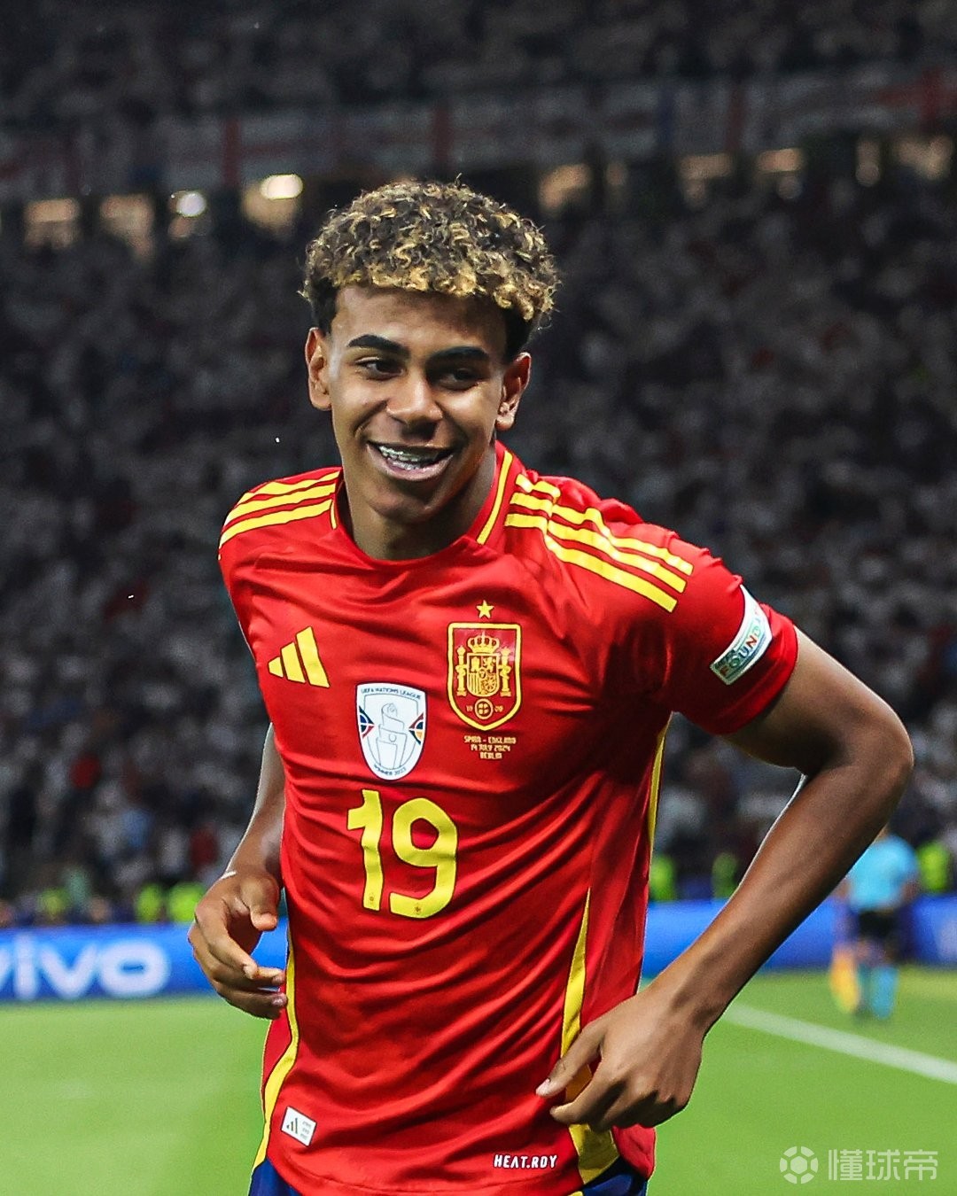 边后卫内收 边后卫内收